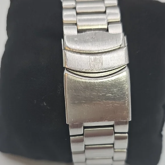 Luminox Silver and White Watch Navy SEAL - Picture 5 of 10